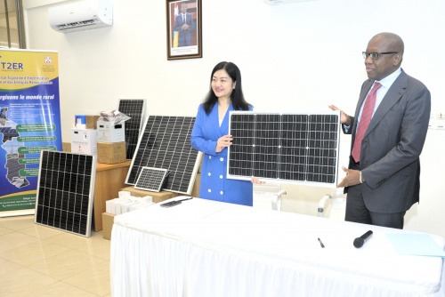 Coopération Nord-Sud | La Chine dote le Togo de 3900 Kits solaires