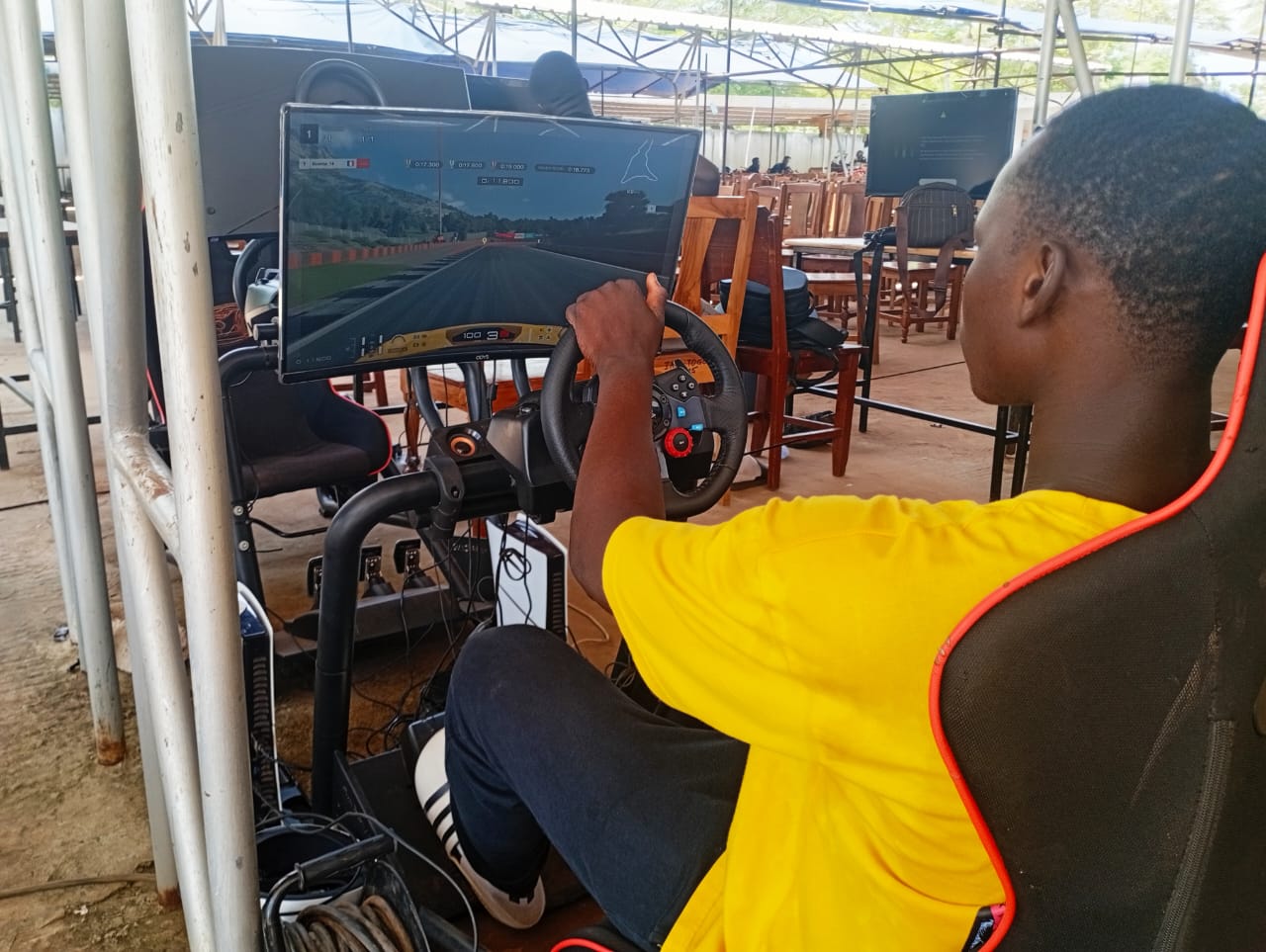 JPO IAI-Togo : Projecteurs sur un stand de gaming