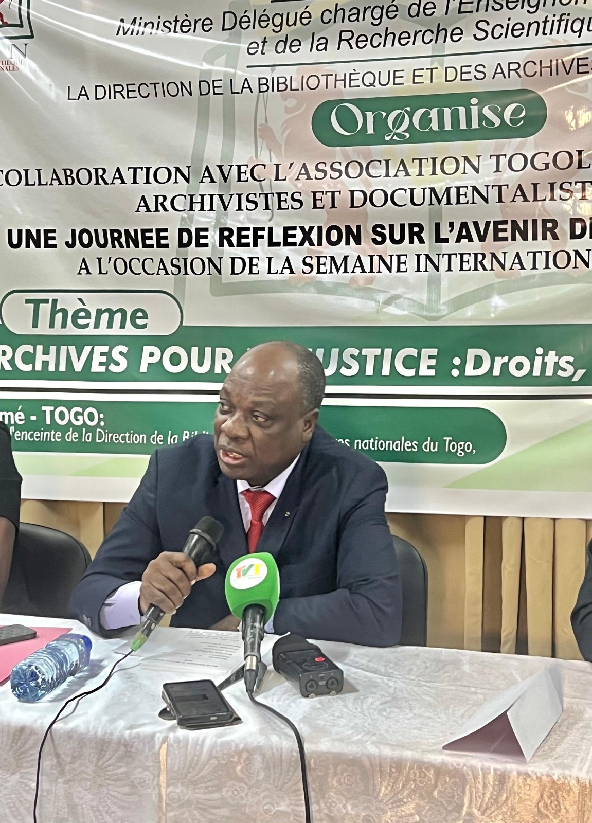 Prof. Gado TCHANGBEDJI, le ministre délégué en charge de l'enseignement supérieur, à l'ouverture de l'atelier...